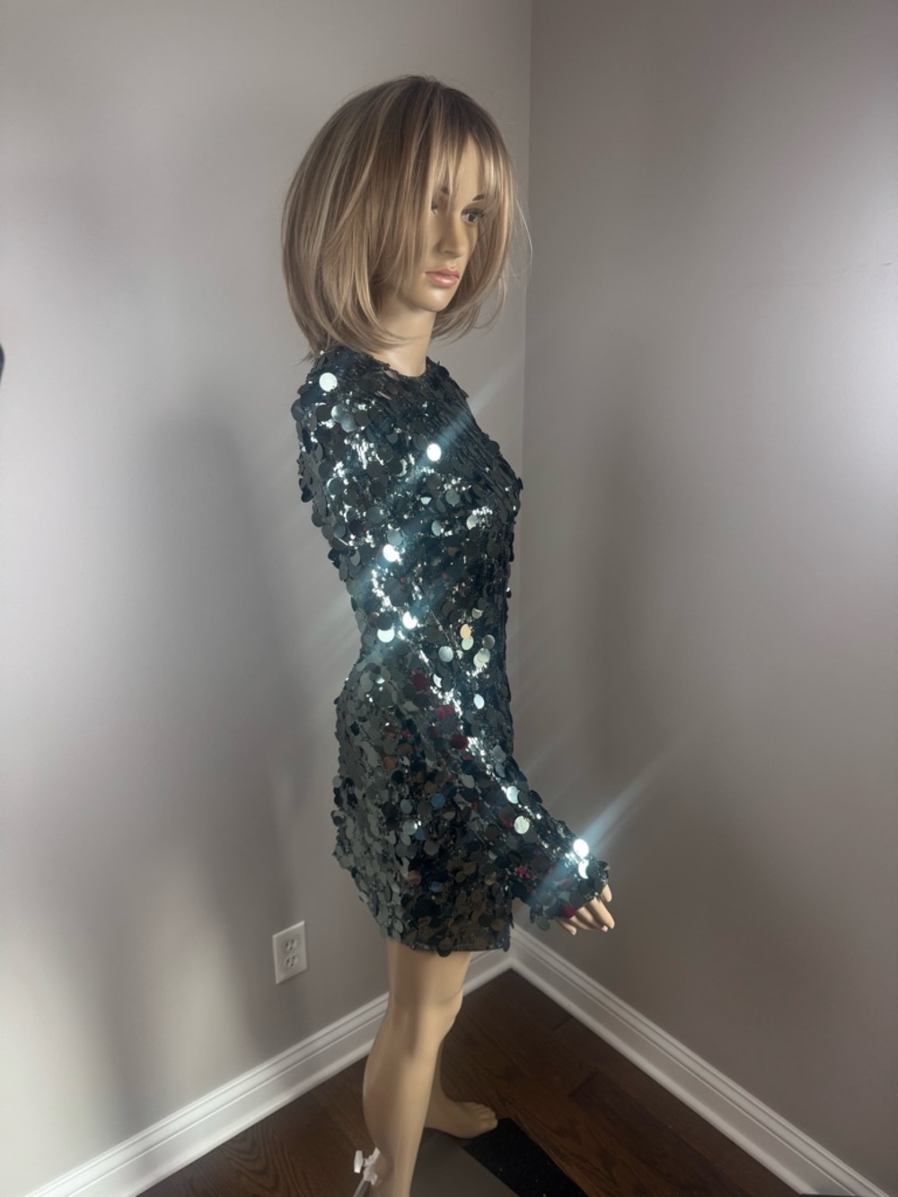 AKIRA Olive Sequin Mini Dress Multiple Sizes Long Sleeve Paillette Party  NWT - Picture 4 of 4